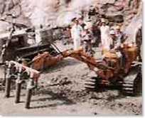 Labor-saving vibrator Viback used at dam construction sites